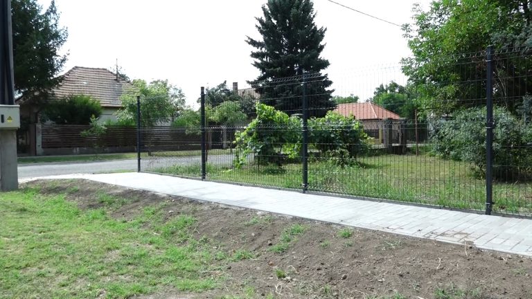 Megújult a Virág utca járdája Iváncsán