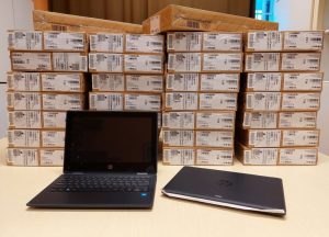 Harminc notebookot kapott az Arany iskola