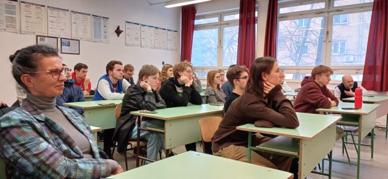A ChatGPT-ről tartott előadást a gimi egykori diákja