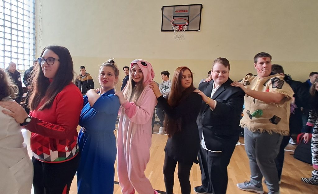 Farsangoztak a Vasvári iskolában és a Hildben is