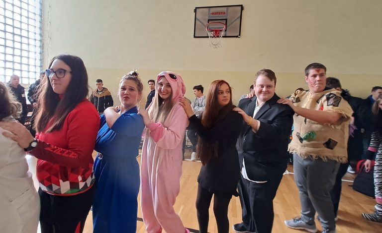 Farsangoztak a Vasvári iskolában és a Hildben is