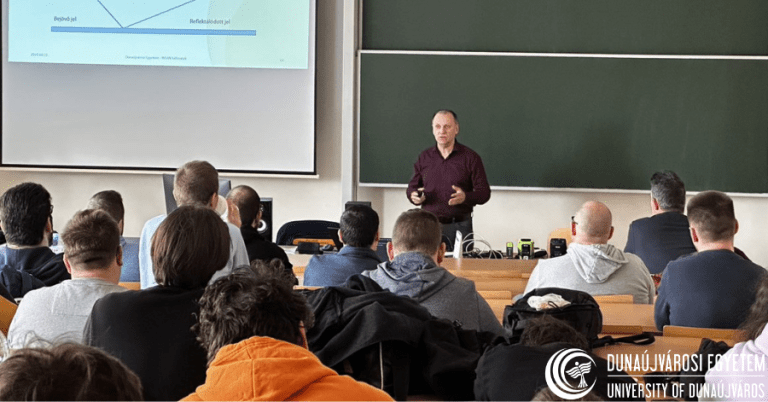 Nyilvánossá tett egy informatikai tantárgyat az egyetem