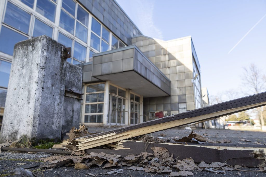 „No-go zóna” Dunaújvárosban