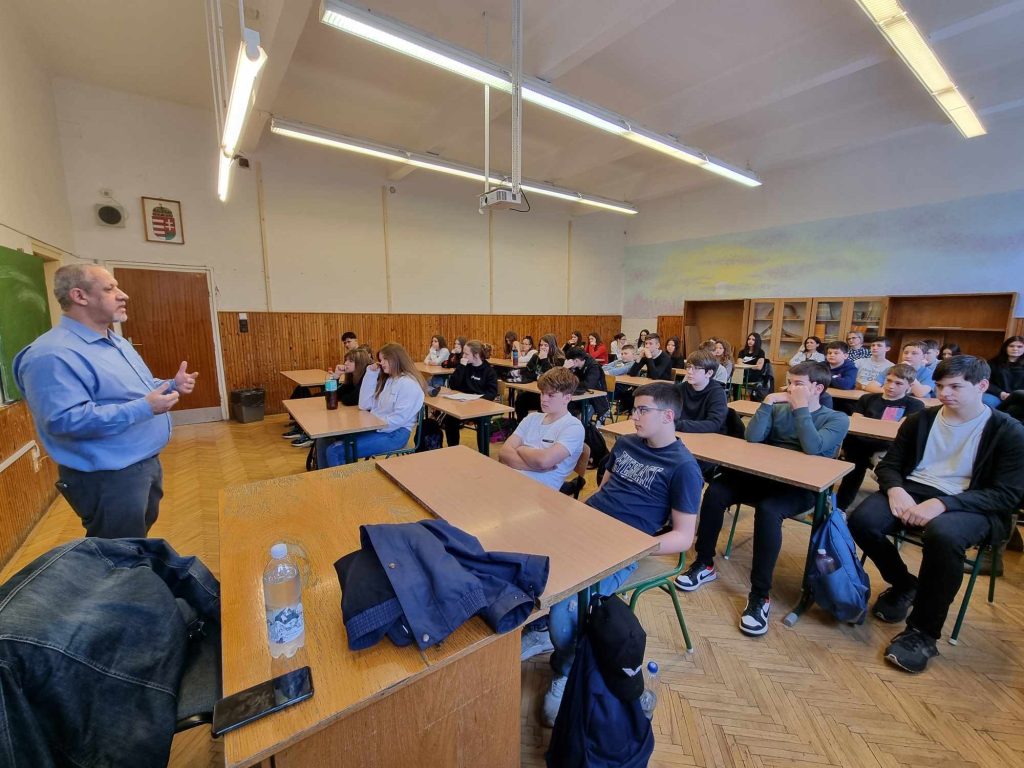 Diákoknak tartottak prevenciós előadást a rendőrök