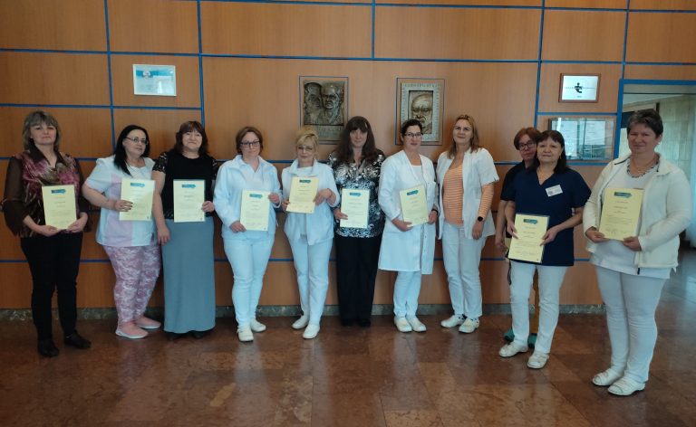 Jubiláló ápolókat köszöntöttek a kórházban