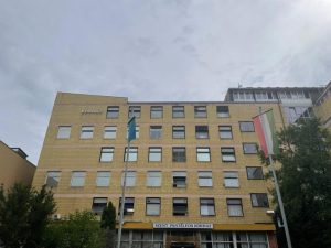 Kék zászló lobog a kórházban