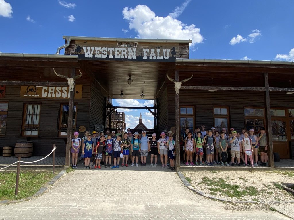 A tordasi Western faluba látogattak a magdások