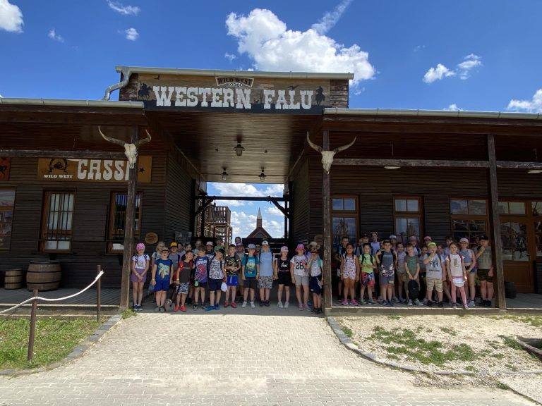 A tordasi Western faluba látogattak a magdások
