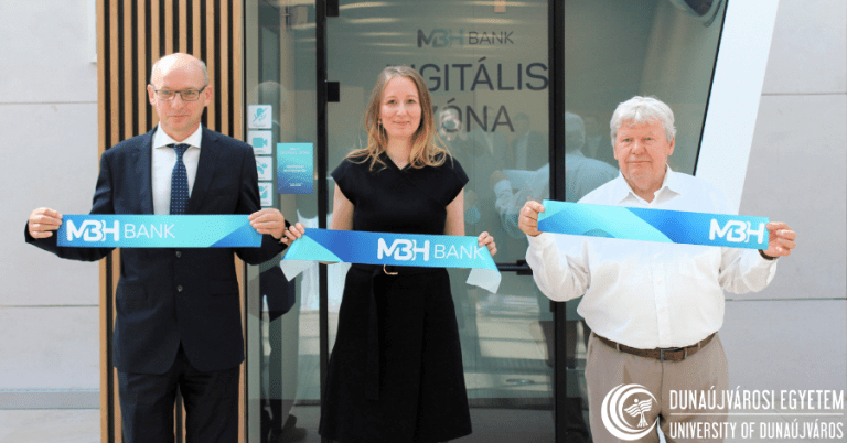 Átadták az MBH Bank Digitális Zónáját az egyetemen