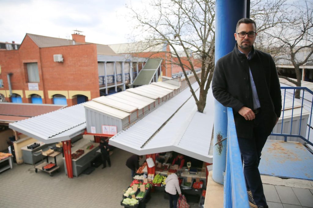 Pintér Tamásék nagy dúrral bejelentett piacfelújítás eredménye: már most több helyen beázik
