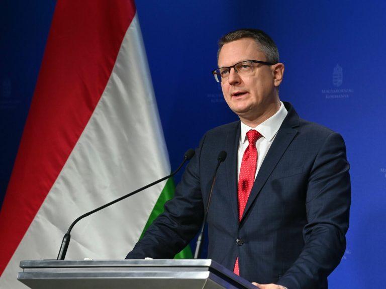 Rétvári Bence: minden idők legnagyobb léptékű béremelése zajlik a pedagógusoknál