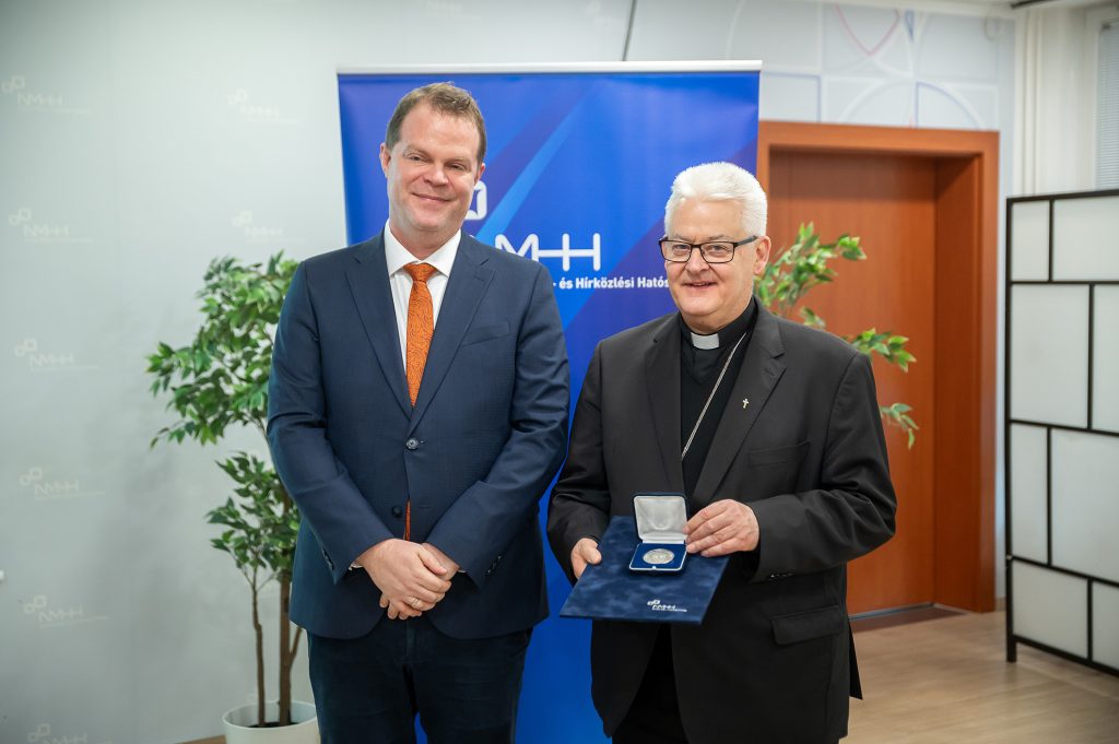 Életműdíjat kapott Spányi Antal székesfehérvári megyéspüspök