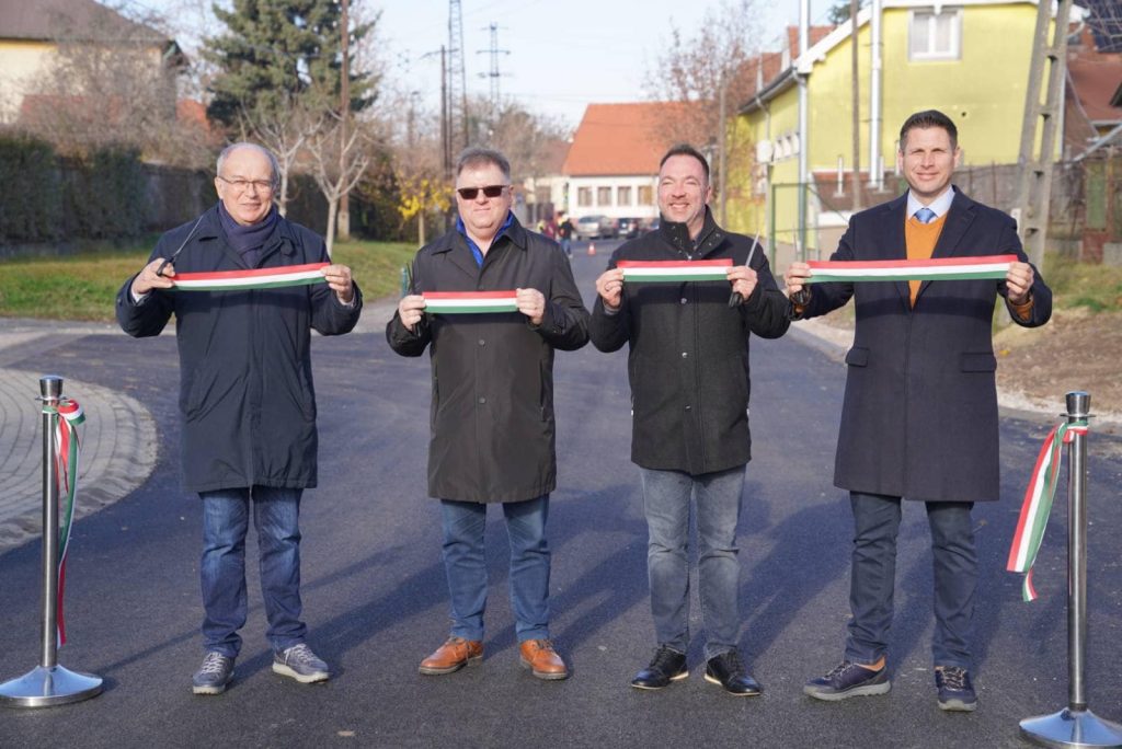 Jelentős útfelújításokkal végeztek Rácalmáson