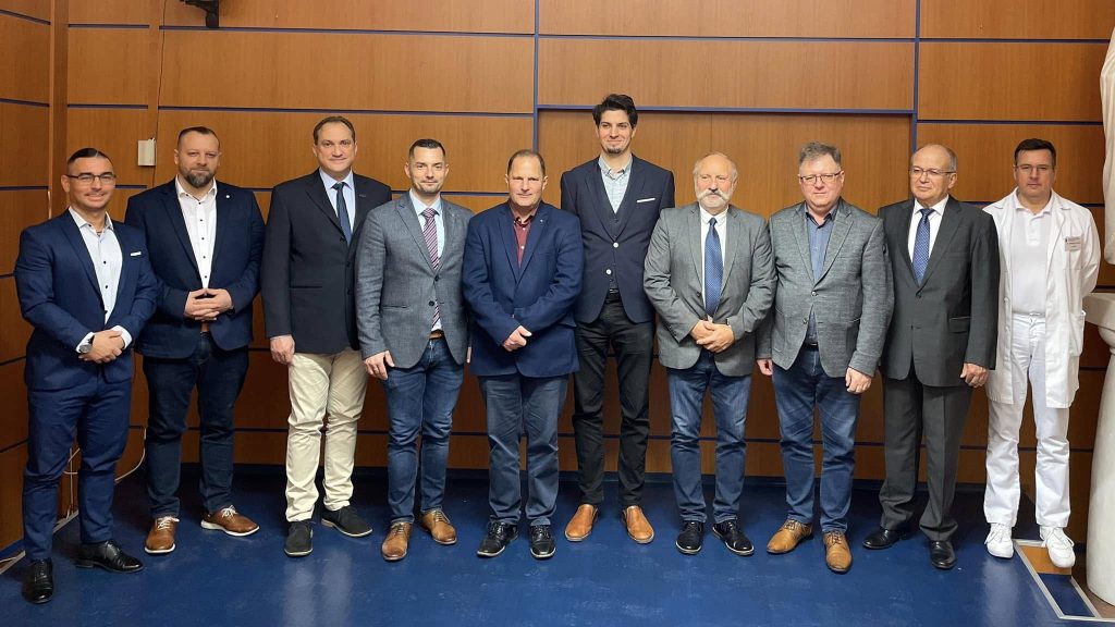 Négy szomszédos település támogatásával új orvosi eszközt kapott a kórház