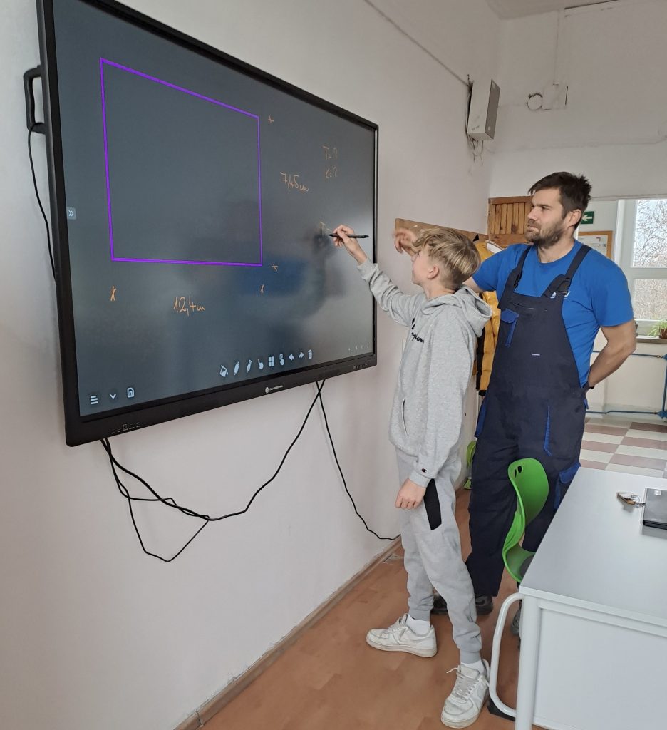 Bővült az informatikai eszközpark a centrum iskoláiban