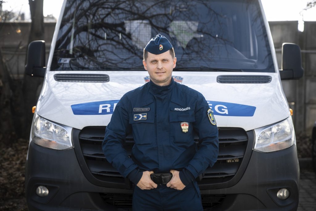 A szíven szúrt férfi látványát sosem felejti Perkáta körzeti megbízottja