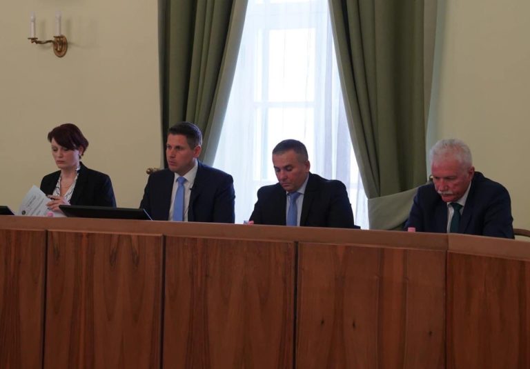 Fejér Vármegyei Önkormányzat: támogatják a dunaújvárosi kórház jótékonysági bálját