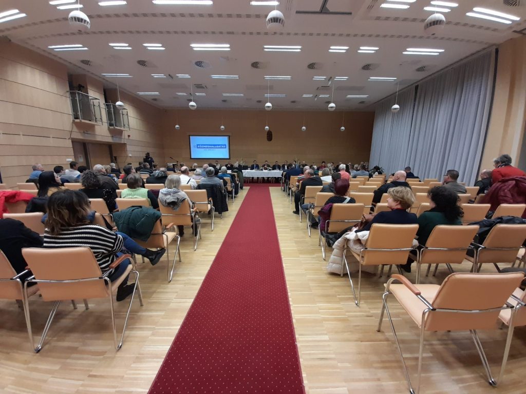 Fizetős parkoló is lesz Dunaújvárosban?