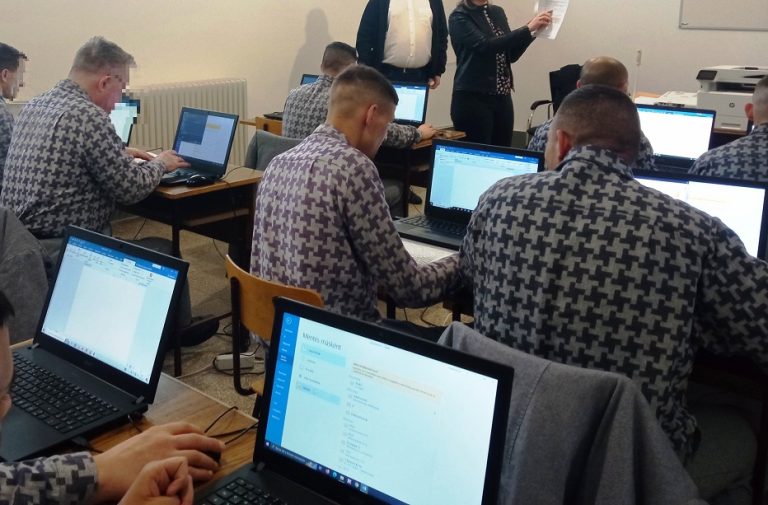 Pálhalmai börtön: újabb pontokat szereztek a fogvatartottak