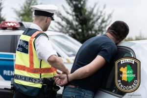 Perkátán fogták el: fenyegetett és zsarolt a börtönben, ezért kellett volna ismét ülnie