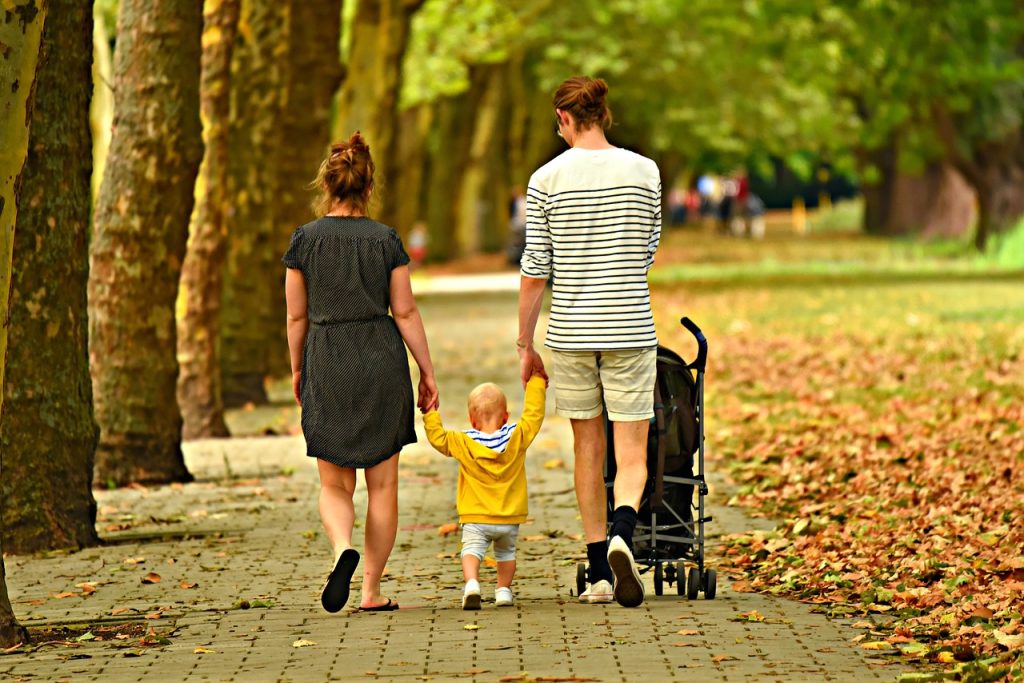 Nem az individuumra, hanem a család- és munkaalapú gazdaságra építve