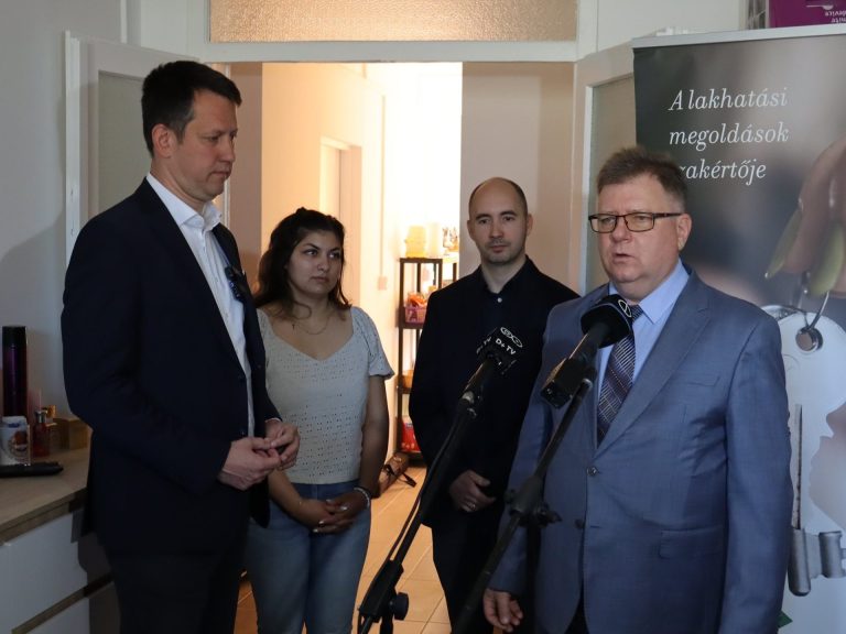 A gyermekvédelmi gondoskodásból kikerült fiatalokat az otthonteremtésben is segítik