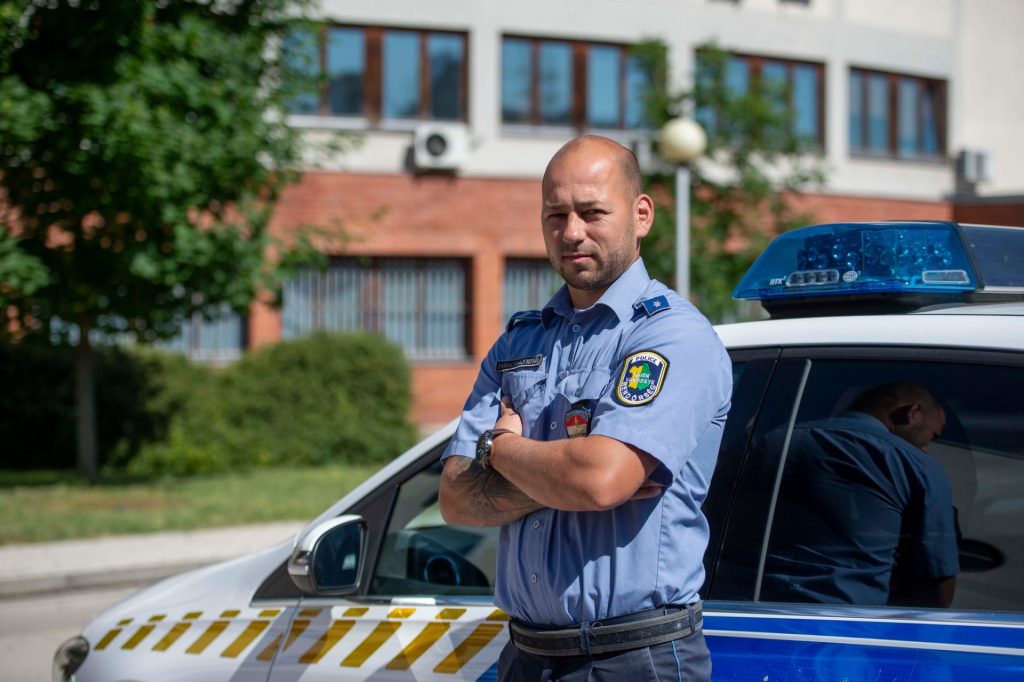 A hős rendőr, aki visszament az égő házba tüzet oltani Mezőfalván