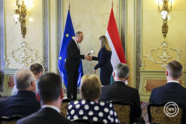 Vis maior támogatást kapott Kisapostag és Dunaföldvár is