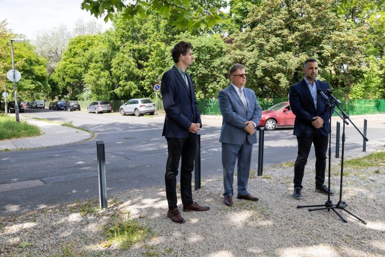 Versenyképes Járások: közel 70 új parkolót építenek a kórházhoz