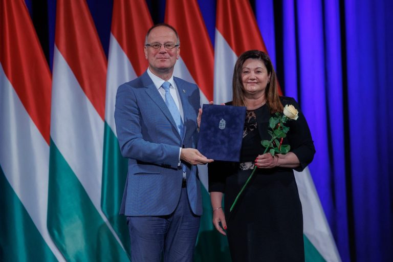 Miniszteri elismerést kapott dr. Ruzicska Renáta