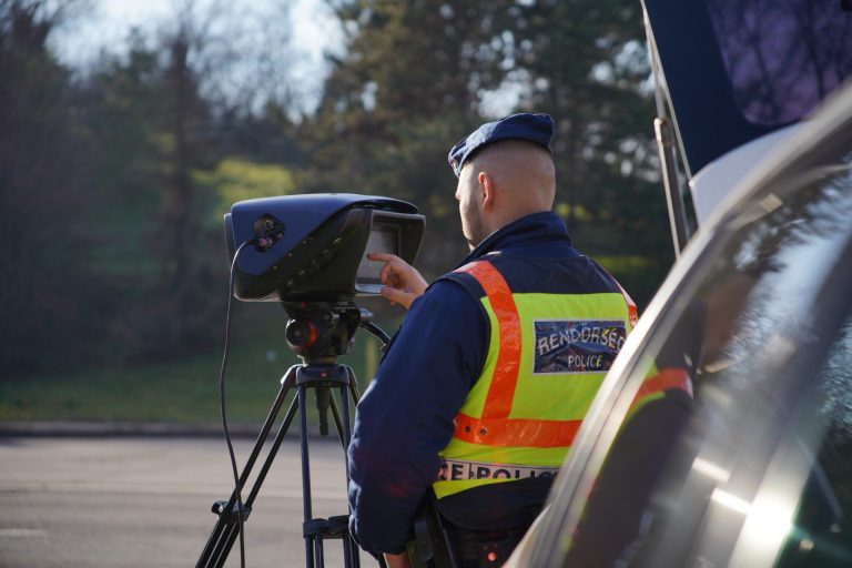 Sebességellenőrzés Fejérben: számokban a 24 órás rendőrségi akció eredménye