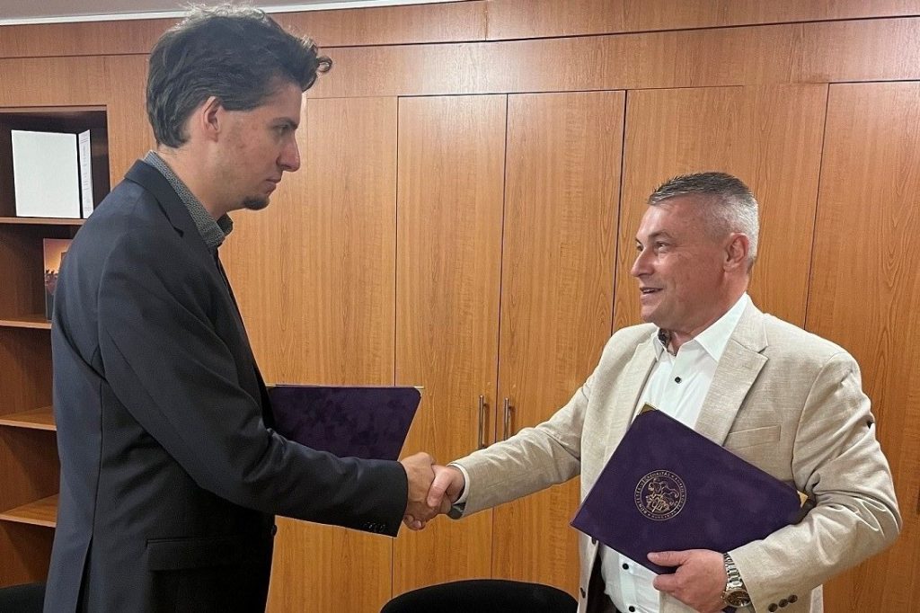 vezetőváltás