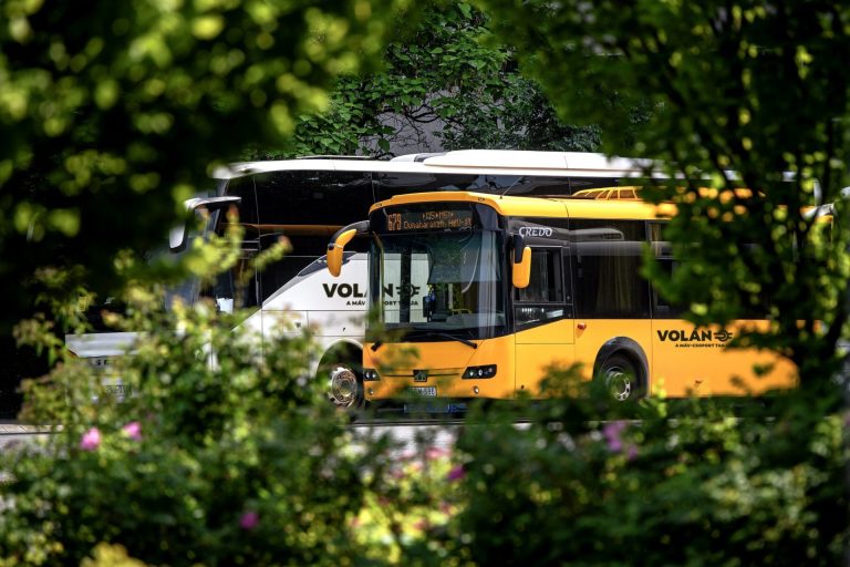 Helyi buszjáratok: mától menetrendi változás és megszűnés Dunaújvárosban