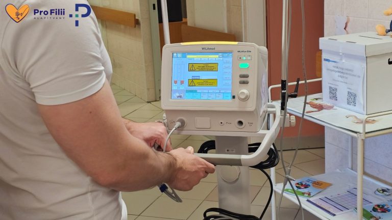 Az új lélegeztetőgép már bizonyított is a gyermekosztályon