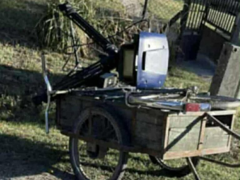 Az ócskás vitte az út szélén álló traffipaxot is…