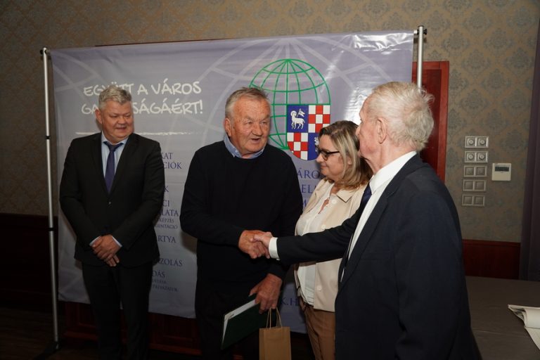 Kamara: mesteravató és Dunaújváros Kézművességéért Díjak