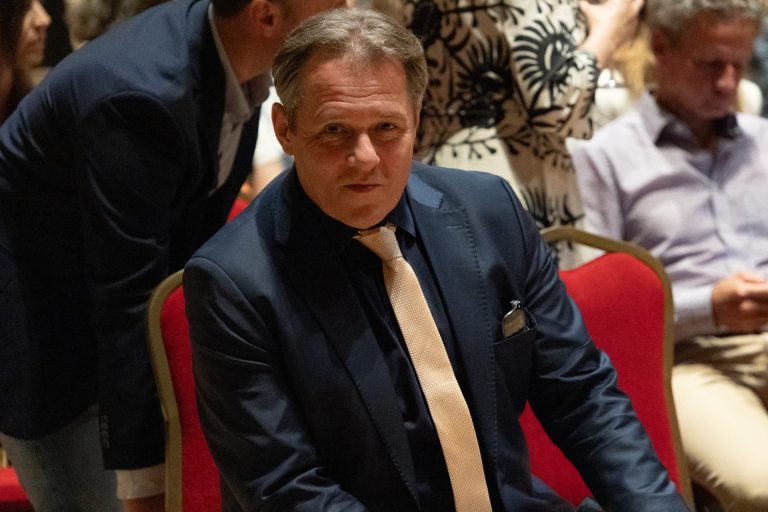Őze Áron vezetheti a Bartók színházat továbbra is
