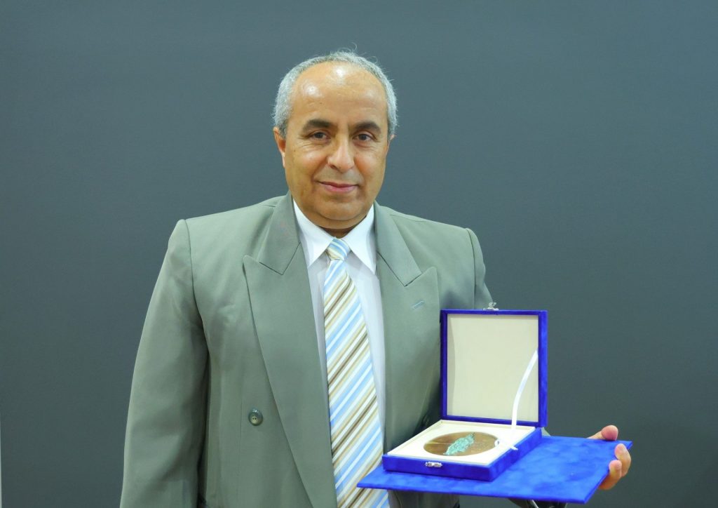 Dunaújváros Egészségügyéért díjban részesült dr. Mohamed főorvos!