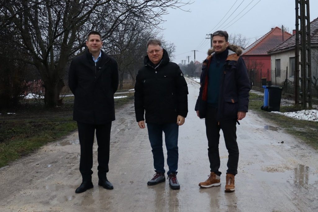 Belterületi utak felújítására 228 millió forint forrást nyert el Pusztaszabolcs