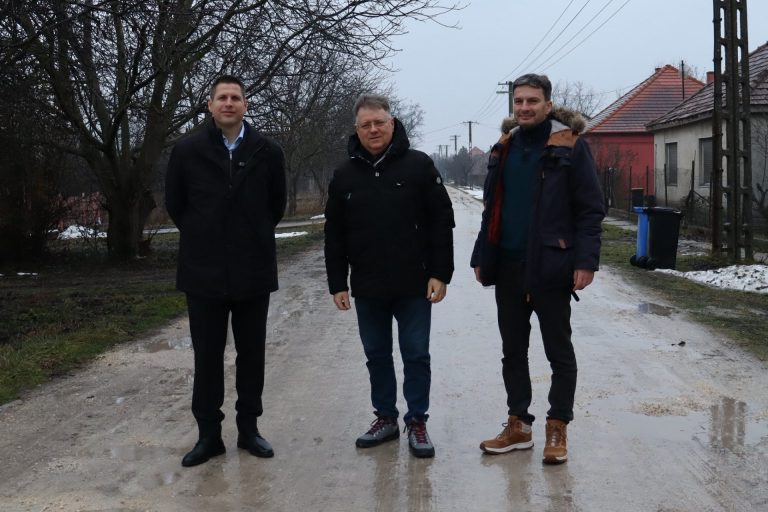 Belterületi utak felújítására 228 millió forint forrást nyert el Pusztaszabolcs