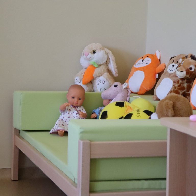 A bölcsődei dolgozók átlagbére bruttó 700 ezer forintra emelkedett