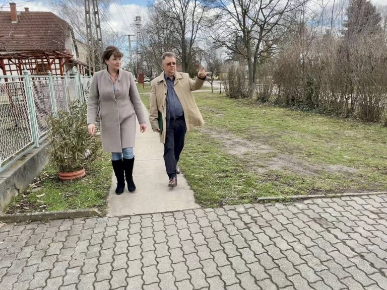 Besnyő: 20 millió forintból járdafelújítás a Fő utcában