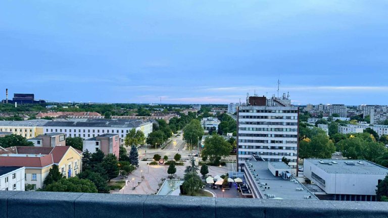 A Városháza téri nagy kereszteződésben csütörtökig nem működnek a jelzőlámpák