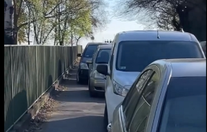 Megkezdték a kórház melletti parkolóbővítés tereprendezését